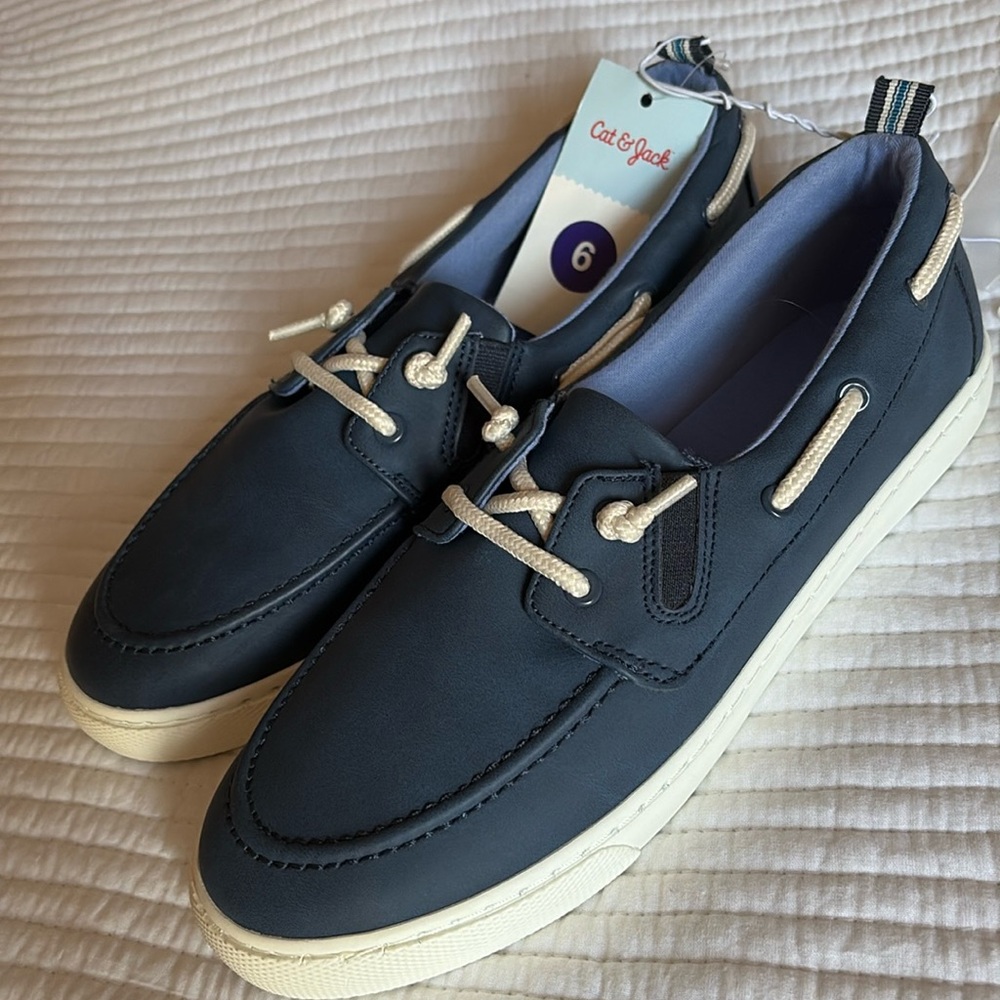 Boys Size 6 (big kids) Boat Shoes NEW